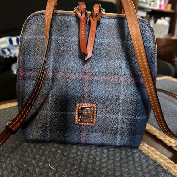 Dooney & Bourke Handbags - Dooney and Bourke Plaid crossbody bag